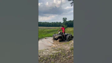 Honda foreman on outlaws mudding making it look easy  #honda #fourwheeler #offroad #4x4 #500 #viral