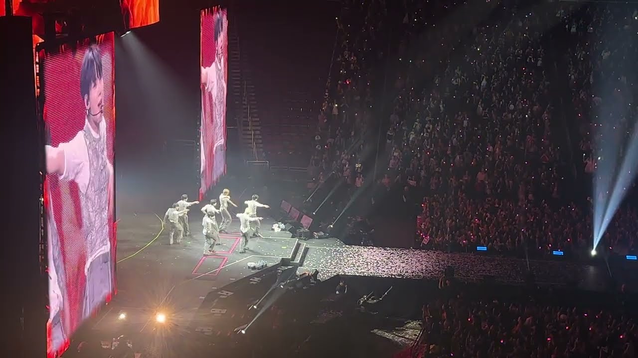 ENHYPEN “Bad Desire” in Houston Texas Toyota Center - Walk the Line World Tour 2025
