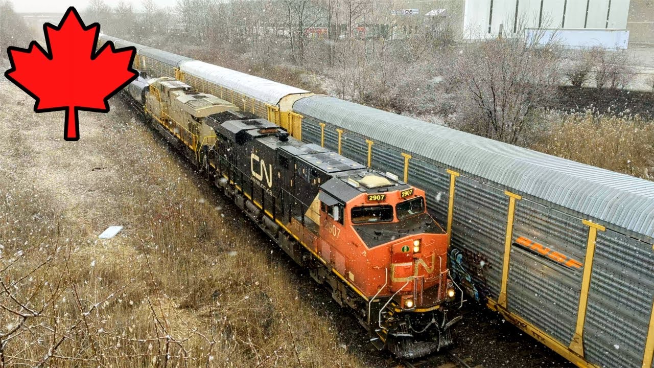Canadian National [CN]: DUO ES44AC 2907 & 3952(exCitiRAIL