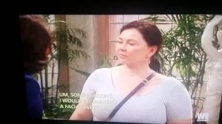 Roseanne- S9 E6 "Pampered to a pulp"