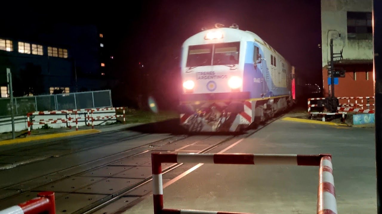 😥 ULTIMO 😥 Tren #155 a Pehuajó pasando a horario por Villa Luro con loc CKD 0002. 27-9-2024.