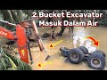 Truk dalam sungai di songket 2bucket excavator