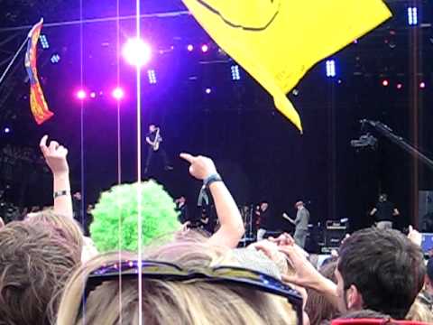 Madness Baggy Trousers Live At Glastonbury 2009 