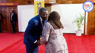SEE HOE WLECOMING RUTO WELCOMES SAMIA SULUHU WITH A HUG AT KICC FOR AFRICA SUMMIT.