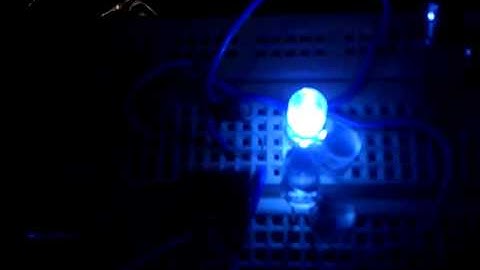 Another PIC12f675 experiment - random LEDs