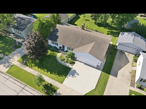 2208 Oxford Ln, Cedar Falls, IA home video tour
