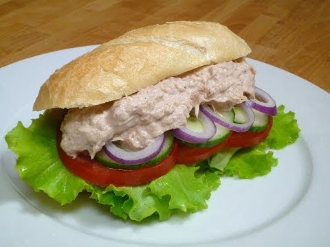 Video: Wie Man Thunfisch-Sandwiches Macht