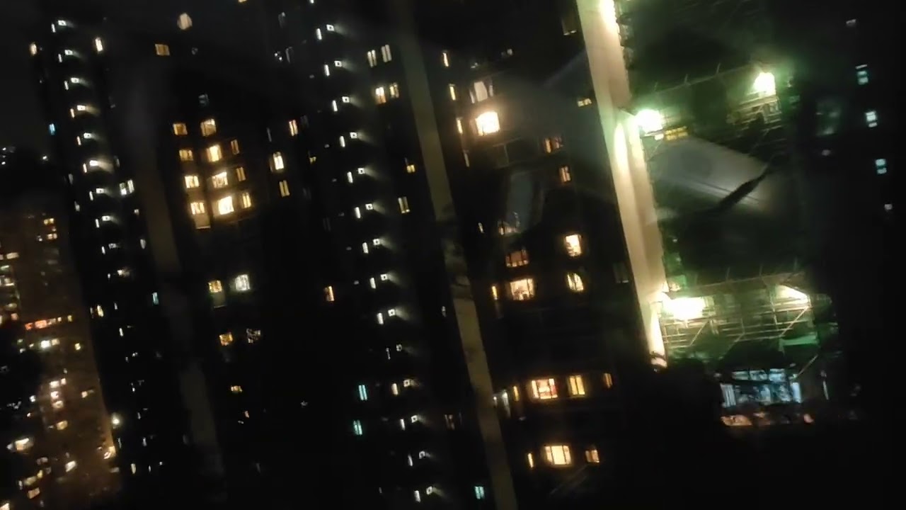 Melihat keindahan Hongkong di malam hari dgn kereta 