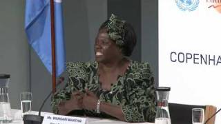 Wangari Maathai peps up Copenhagen