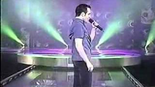 Alejandro Parreño "Black magic woman" Operacion Triunfo Gala 08 (17/12/2001) 2da version