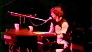 Video thumbnail of "Charly Garcia - Desarma y sangra - La Plata 1982"