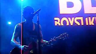 Boys Like Girls (live)- Thunder