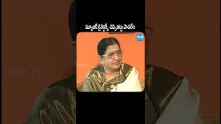 మ్యూజిక్ డైరెక్టర్స్ చెప్పినట్టు పాడలేం | Singer P Susheela Exclusive Interview #shorts #ytshorts