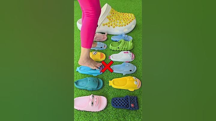 Super cool giant duck slippers 🦶🦆🦶 Shark sandals  🐬🐬 #love #trending #slippers