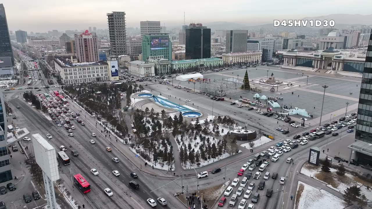 Улаанбаатарын өвөл, хотын төвөөр дрон нисгэж хэсүүлэе хэмээв 😊