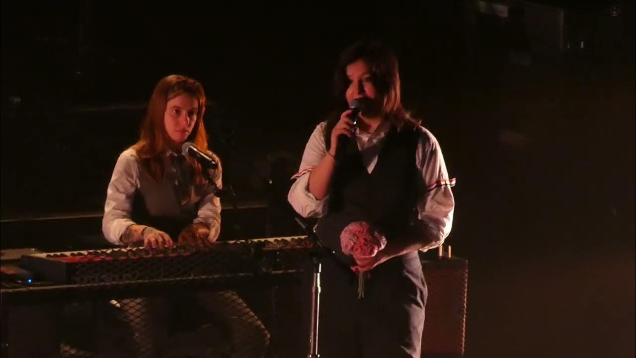 The Boygenius Singer Is Doing What At Her Concerts - n8plxxm