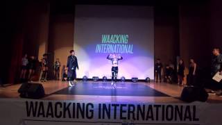 Waacking International 2015 16R King Bear (WINNER) vs Funky Y