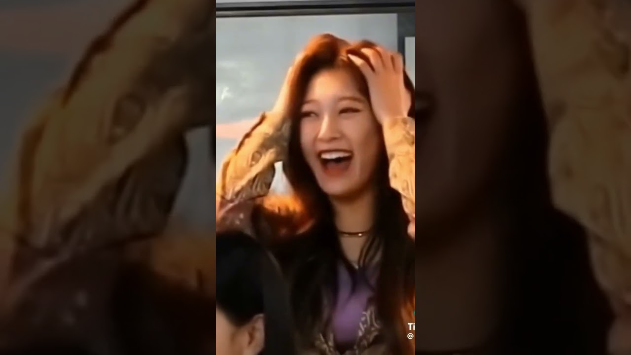 We’re all gay for heejin 😭❤️ 