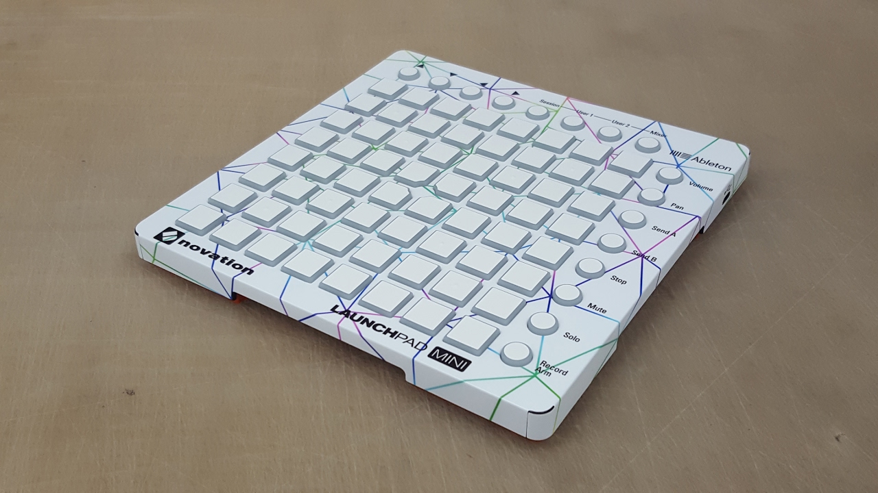 런치패드 팬텀 디자인 튜닝 (블랙 팬텀 vs 화이트 팬텀)