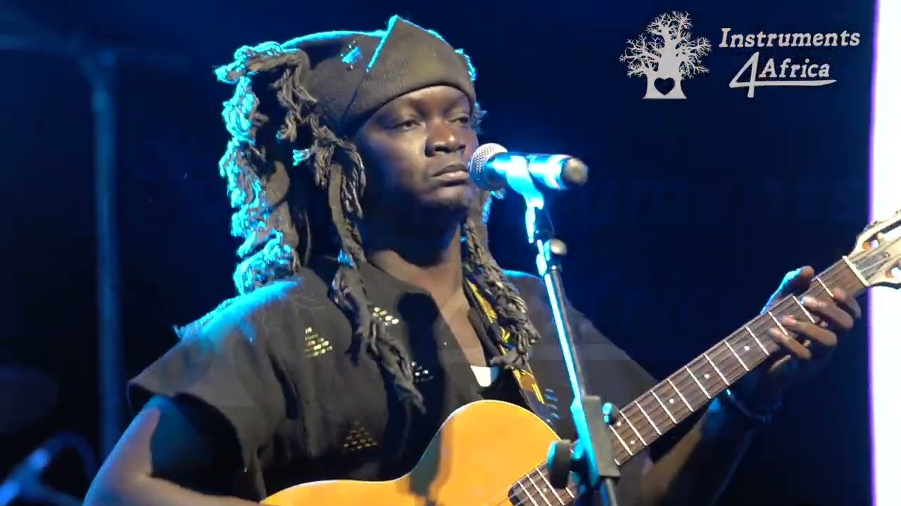 Petit Goro, figure montante et respectée de la musique traditionnelle malienne.