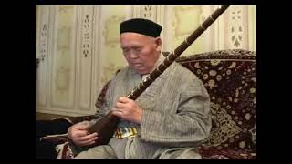 Uzbek masterTurgun Almatov plays tanbur (2001)