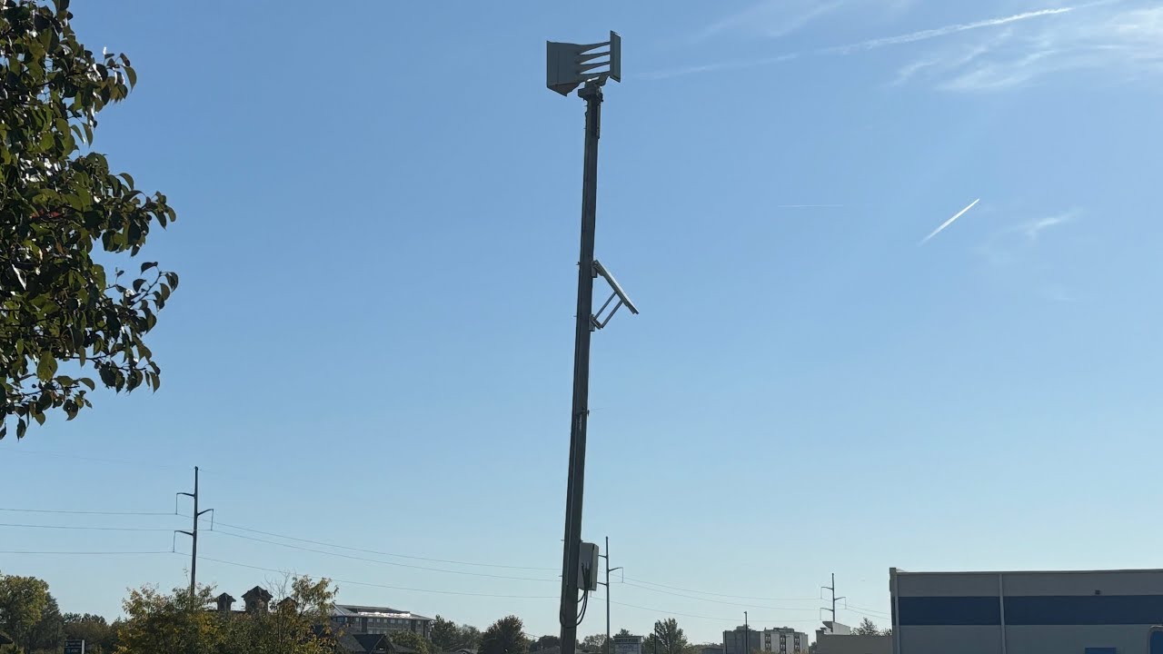 Whelen Vortex R4 tornado siren testing in alert! (Coralville, Iowa)