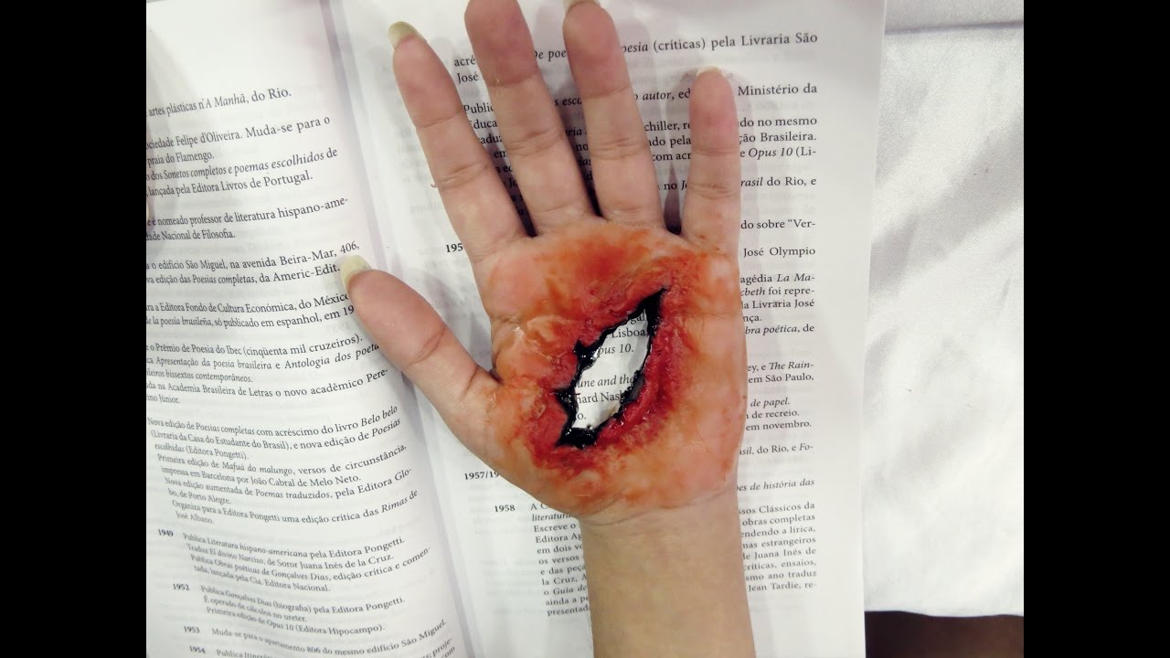 Mão furada ilusão de ótica - Maquiagem de Efeitos Especiais Halloween 2016 - Carla M