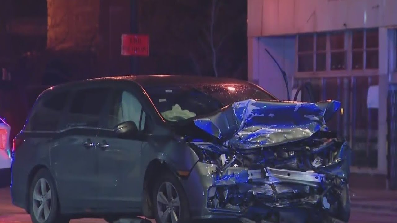6 seriously hurt in crash on Chicago's Southwest Side - YouTube
