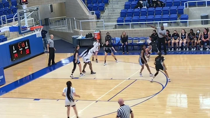 Emma Flores #15 - c/o 2024 - 10th Grade Season Hig...
