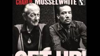 Miniatura de vídeo de "Ben Harper, Charlie Musselwhite  - I'm In I'm Out And I'm Gone"