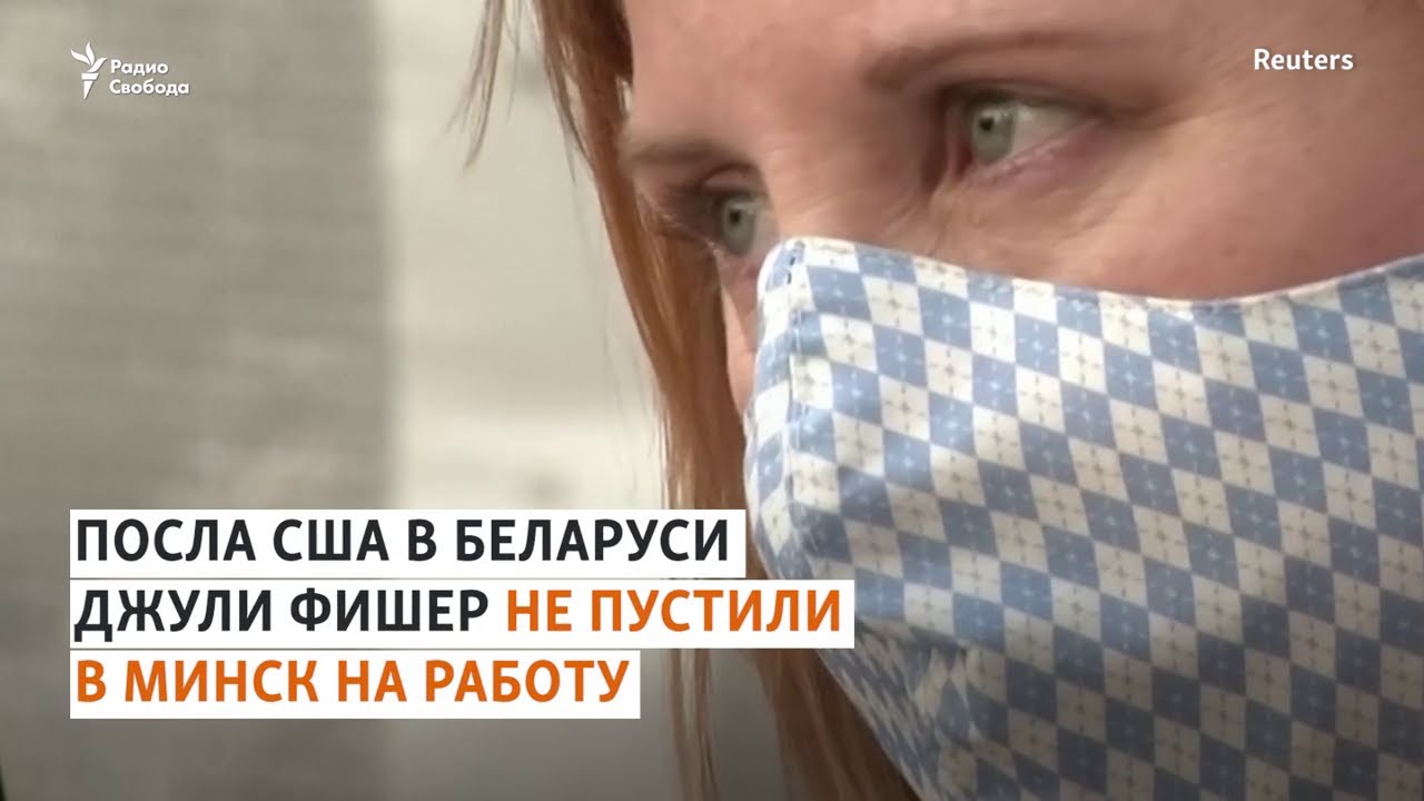 Посадил в машину