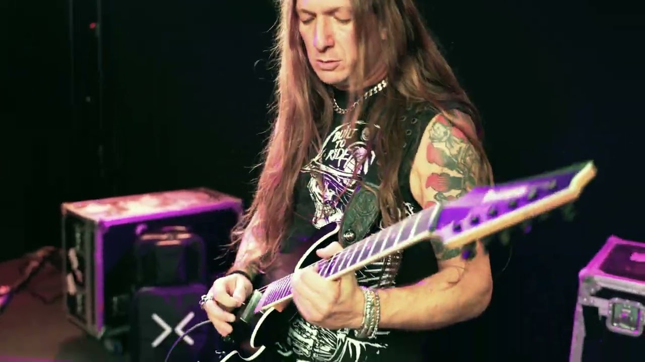 Guarda ANDY MARTONGELLI LINE 6 POISON GUITAR TONE on MARKETPLACE su YouTube Guarda ANDY MARTONGELLI LINE 6 POISON GUITAR TONE on MARKETPLACE su YouTube