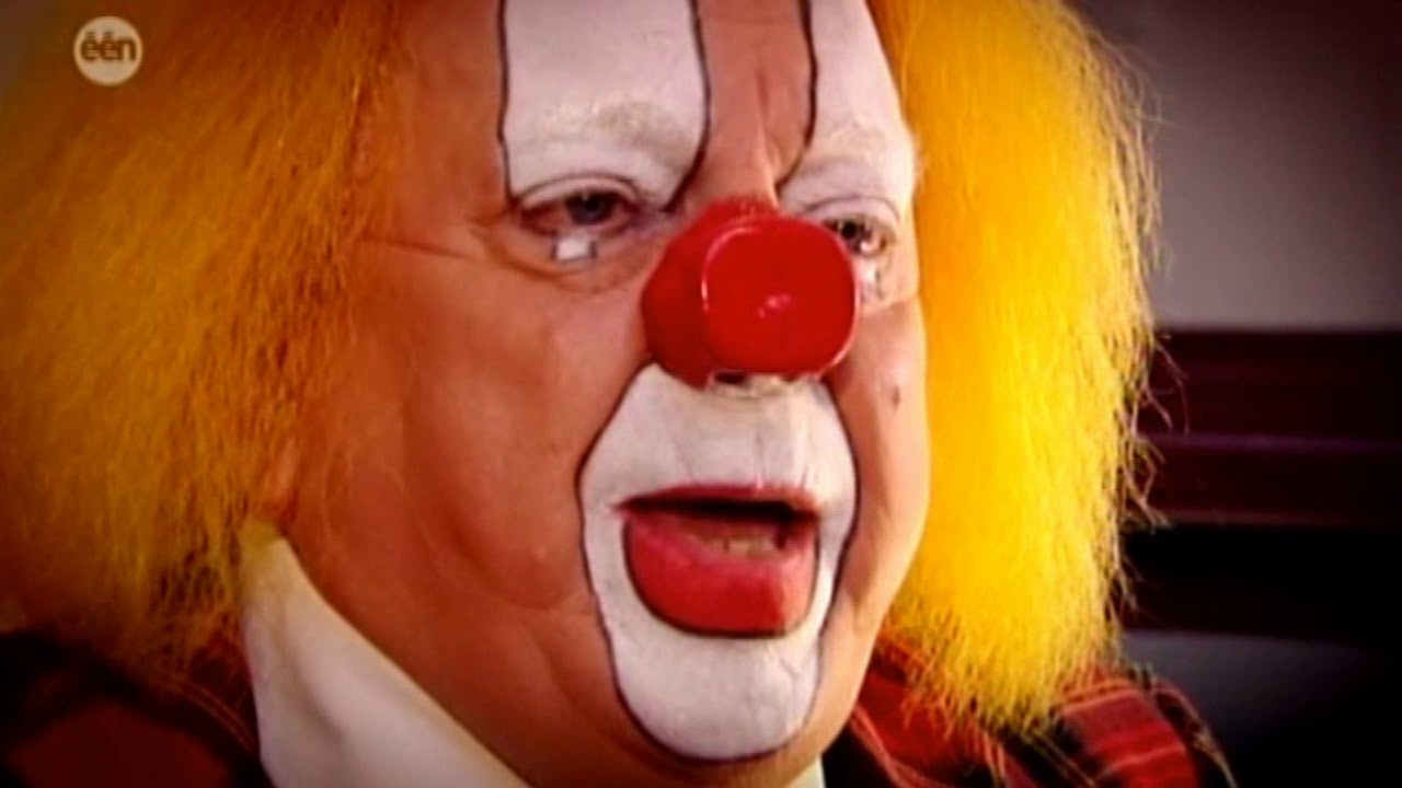 Clown Bassie (van Adriaan) in De Rode Loper (één, 2009) - YouTube