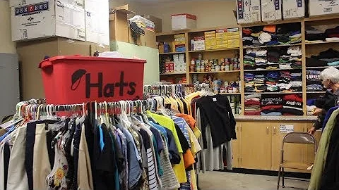 This food pantry educates students on the importan...