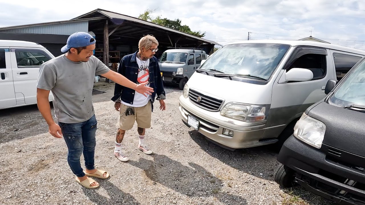 Dad falls in love at first sight with an older Hiace worth 1