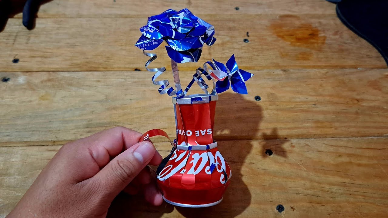 Como hacer un jarron de latas de aluminio
