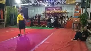 Download Lagu Langgam KONCO TANI versi Jathilan Satrio Mudo // voc. Sisca Puspita, Jarot Bisma, Mail MP3 Download Lagu Langgam KONCO TANI versi Jathilan Satrio Mudo // voc. Sisca Puspita, Jarot Bisma, Mail MP3