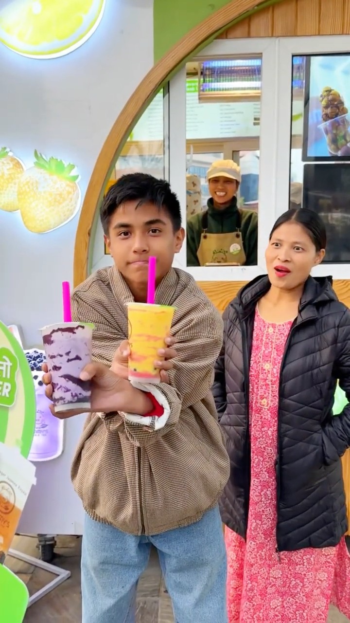 Which Bubble Tea Testes Better: Left or Right? | Mom \u0026 Son #shorts #funny
