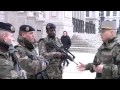 Visite du Gouverneur militaire de Lyon aux soldats de l'opération intérieure SENTINELLE