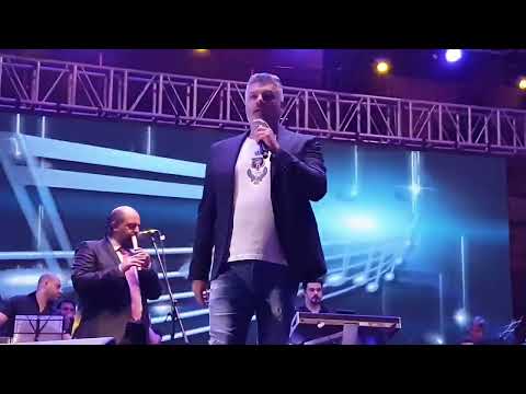 فارس كرم كنت بنت تلات سنين