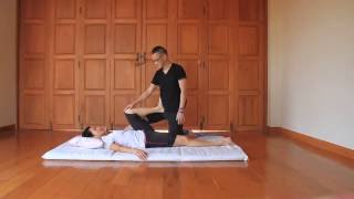Knee to Shoulder (Genou à l'épaule) - Reviewing Thai Massage Techniques with Kam Thye Chow
