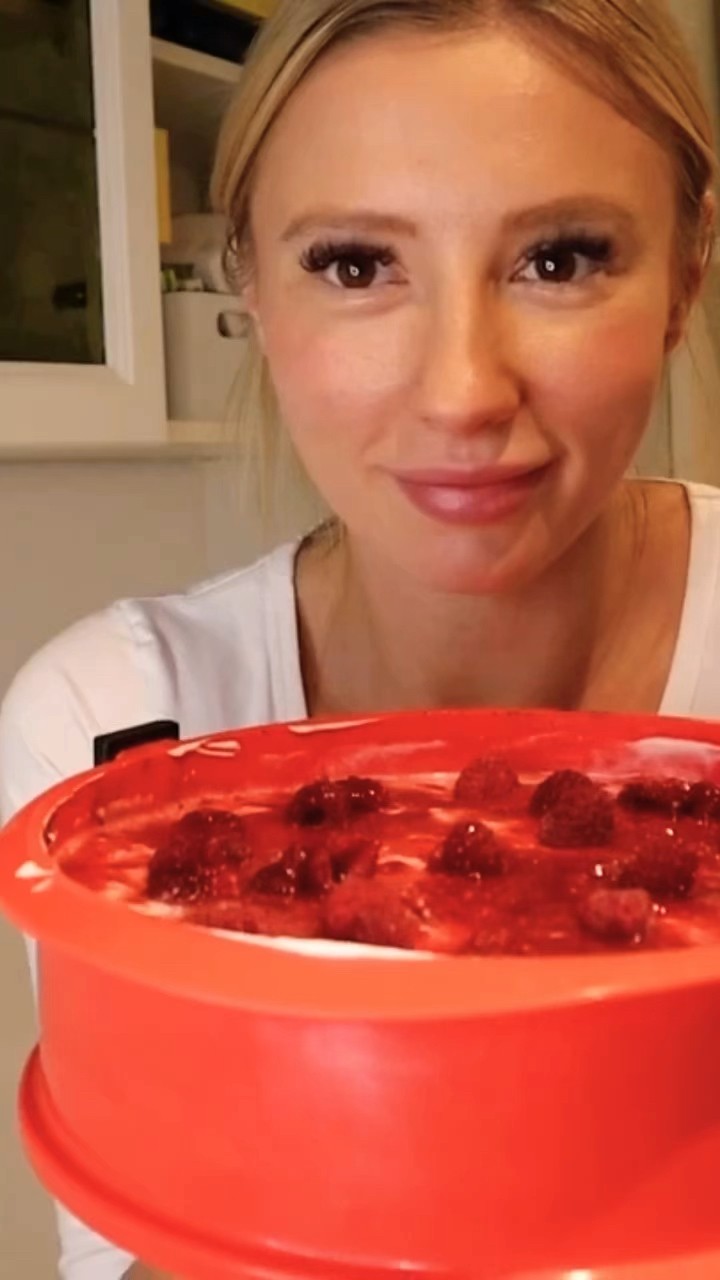 Low Carb Himbeer| Quark Kuchen bald online!🧑‍🍳 🔜 - YouTube