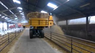 Potstal Instrooien Met Tubeline Baleboss 1 Straw Distributor Straw Spreader