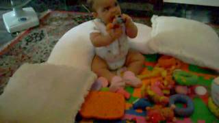 Gabi Brincando Em Casa