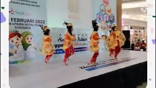 Penampilan Tari Pitik walik para siswi SD 26 Muhammadiyah Surabaya