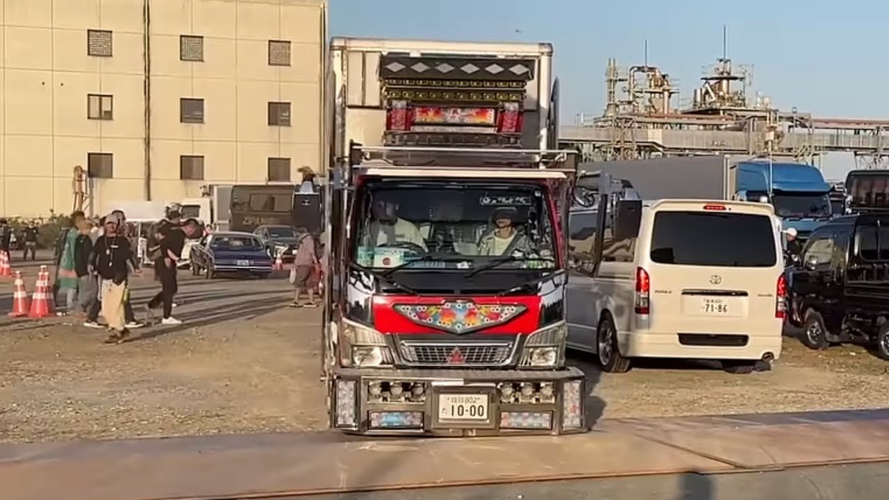 🆕【搬出❶】バンパーが段差に衝突💦シャコタンデコトラ‼️ 哥麿会 令和6年能登半島地震復興＆八代亜紀追悼チャリティイベント 2024