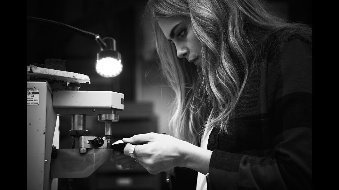 Cara Delevingne Makes Her Mulberry 