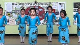 Chinese folk dance  Peacock (children)