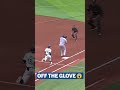 Off the glove for the out 😲