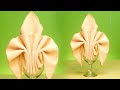 The fleurdelys napkin folding